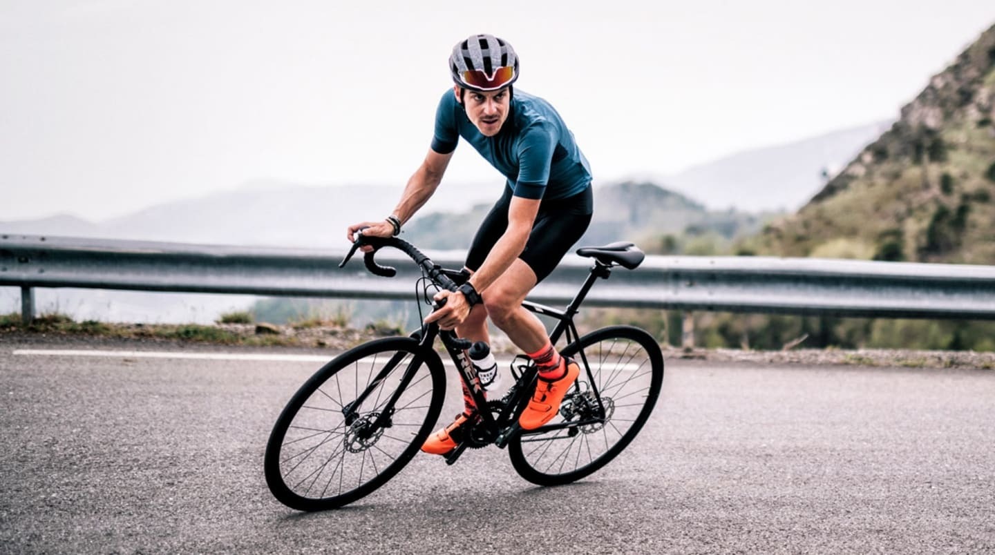 Opona szosowa Bontrager R2 Hard-Case Lite R2_Road_Tire_PDP_Features_2_3-28