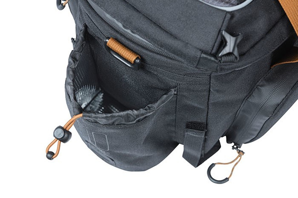 Torba na bagażnik Basil Miles XL Pro (czarno-brązowa 9-36 litrów)