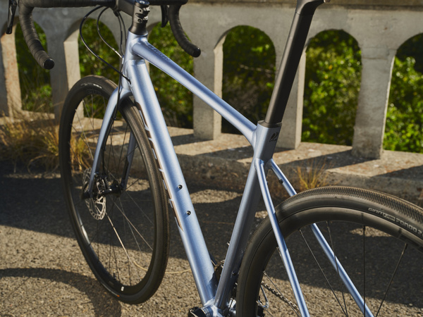 Rower szosowy Giant Contend AR 1 (2025) Frost Silver