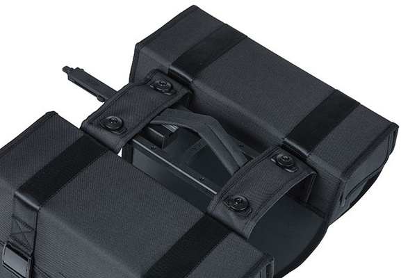 Sakwa na bagażnik podwójna Basil Tour Pannier Bag MIK (28 litrów)
