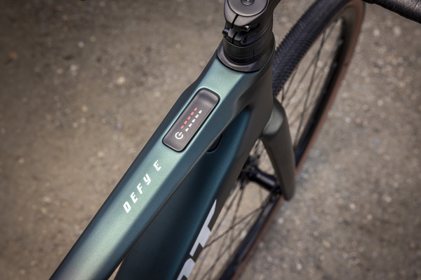 Rower szosowy elektryczny Giant Defy Advanced E+ Elite AR (2025) | karbonowy | Kelp Forest