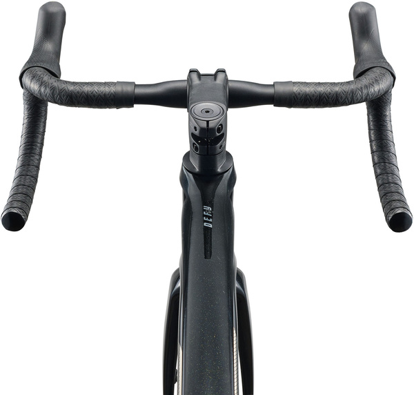 Rower szosowy Giant Defy Advanced 2 (2026) | karbonowy | Abyss Black