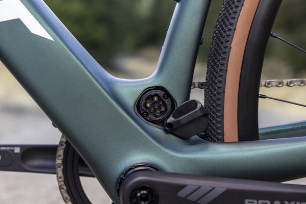 Rower szosowy elektryczny Giant Defy Advanced E+ Elite AR (2025) | karbonowy | Kelp Forest