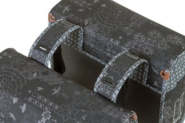 Sakwa na bagażnik podwójna Basil Beheme Double Pannier Bag (czarna 35 litrów)