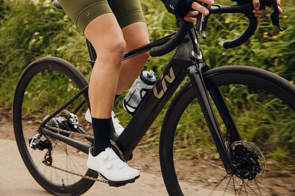 Rower szosowy elektryczny damski Giant Liv Avail Advanced E+ Elite 0 (2025) | karbonowy | Raw Carbon