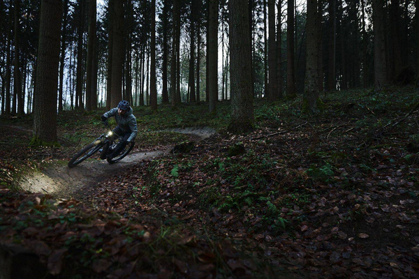 Lampka przednia Giant Recon E HL 100