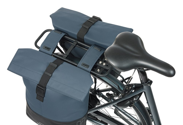 Sakwa na bagażnik podwójna Basil Cove (granatowo-czarna 28-32 litry)