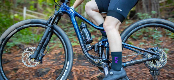 Rower MTB damski Giant Liv Pique Advanced Pro 29 1 (2022) | karbonowy | Dark Blue