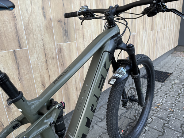 Używany rower elektryczny MTB Trek Rail 9 (2021) zielony