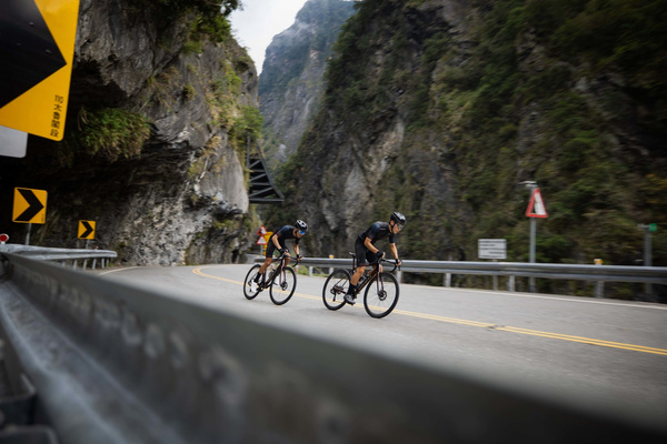 Rower szosowy Giant TCR Advanced SL 0 DA (2025) | karbonowy | Black Lava