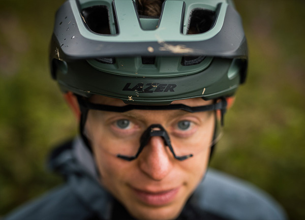 Kask MTB Lazer Jackal Matte Dark Green Flash Yellow
