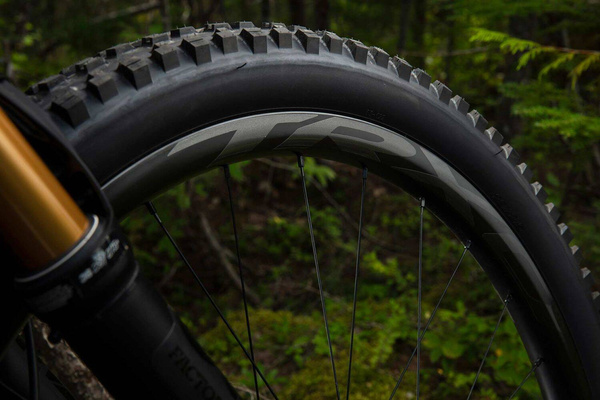 Koło przednie Giant TRX 1 27.5 Off-Road Boost | karbonowe | Tubeless