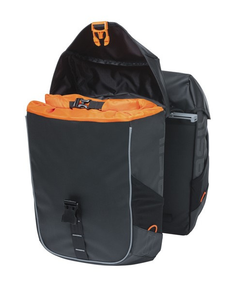 Sakwa na bagażnik podwójna Basil Miles Tarpaulin + adapter MIK (34 litry)