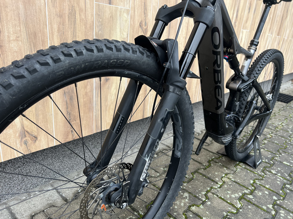 Używany rower elektryczny MTB Orbea Rise H30 EP8