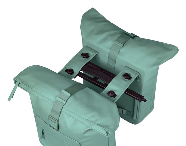 Sakwa na bagażnik podwójna Basil Brooklyn MIK (srebrnozielona 41 litrów)