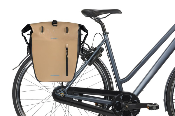 Sakwa na bagażnik pojedyncza Basil Rivo + MIK Hooks (piaskowo-czarna 25-31 litrów)