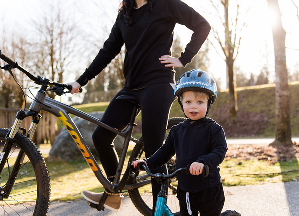 Kask dziecięcy Lazer Pnut 2.0 KinetiCore Shark