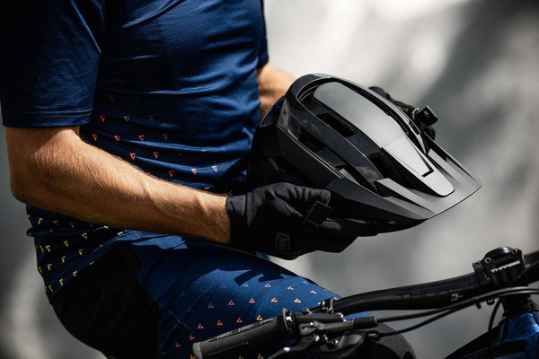 Kask MTB Giant Rail MIPS Panther Black