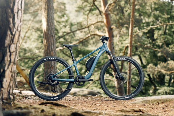 Rower MTB elektryczny młodzieżowy Giant Talon E+ 26 (2023) Deep Lake