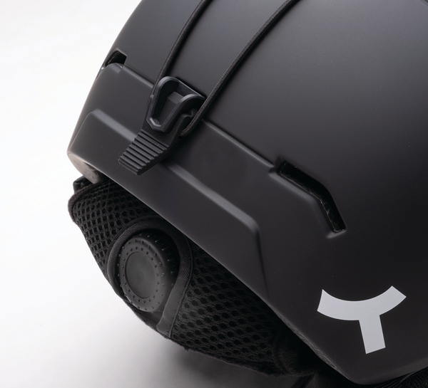 Kask narciarski TRIPOINT 201 Trdkova (czarny)