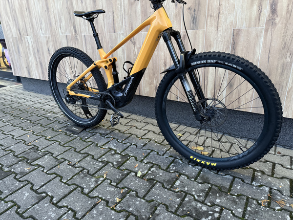 Używany rower elektryczny MTB Orbea Wild H20 750Wh (2023) żółty