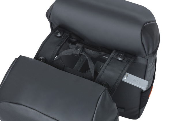 Sakwa na bagażnik podwójna Basil Miles Tarpaulin + adapter MIK (34 litry)